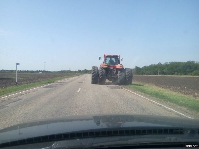 Видно у вас не бывает таких подстав...
Едет такое чудо в Адыгее, с регистратором, со скоростью 30 км/ч по дороге со знаком "обгон запрещен". И как ты ему не сигналь - пох! Подвинется чуток. Но если обгонишь - тебя через пару км. встретят с распростертыми объятиями адыгейские ДПС. Пофиг, составляйте по 12.15.4 протокол...