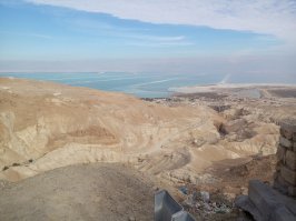 Вид на "мертвое море" (за ним Иордания...