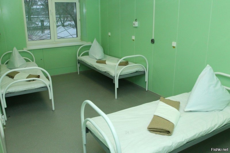 Теперь понятно, почему в больницах зелёные стены и форма медработников.
Круто ))))))