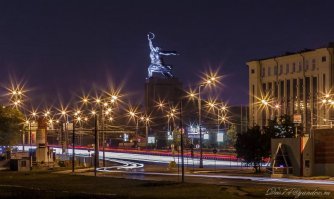 Живу рядом, люблю эту скульптуру.