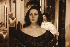 Пересмотрите и обратите внимание на эту актрису, она еще играет в самом пожалуй известном советском сериале с самым пожалуй известным советским бардом, который тоже играет в Маленьких трагедиях :)