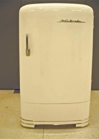 Кстати, у меня дома уже стоят 3 холодильника ЗИЛ на этот случай. Мы с женой и двое кошек