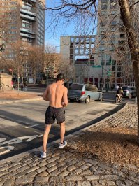 в Нью-Йорке за вчерашний день потеплело на 35 гр по цельсию. вчерашнее фото в NY +18, утро))