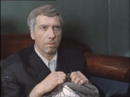 очень жаль.. еще  в "месте встречи" у него шикарная роль.. её почему-то редко вспоминают.