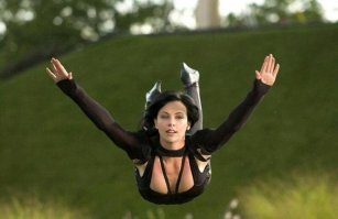 Мне кажется, ей уже пора выпускать парашют.
Ой, а где он?