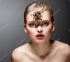 Девушки и пауки