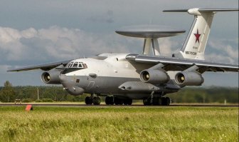 Советский А-50, принят на вооружение еше в 1989 году. Найдите 3 различия с россиянским А-100.