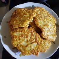 Попробовал. Огонь умеренный, жарить подольше, иначе лук твердый. Вкусненько.:)