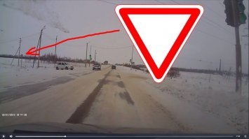 Совершенно верно.  Но тут нечему удивляться, ведь автор поста - Джонни! Он описание к роликам не глядя сочиняет.