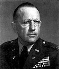 Несколько вопросов. 
 Какую компенсацию за моральный ущерб  бы выставили каналу ТНТ  если шутка была бы про  узников- евреев? И сколько бы раз  сотрудники  камеди клаб ездили в Израиль и каялась?
 И чем отличаются лица отрицающие Холокост  от  лиц отрицающих подвиги Гастелло  , Матросова, Космодемьянской.  И почему все молчат про статью  гозмана, почему тот не благодарен Советскому руководству за освобождение  евреев из гитлеровских лагерей. 
Хотя тоже руководство могло бы  исходя из соображения сохранить  жизни солдат не форсировать операцию по освобождению .  А ведь только скорость продвижения Красной Армии помешало осуществить  уничтожение всех узников концлагерей. 
 И что то я не помню что в концлагерях  освобождённых  Красной Армией  были операции подобной "Блудсоун" которую провели в концлагере освобождённом американцами.  

Другая известная операция Пашковского той поры - очистка лагерей перемещённых лиц от про советски настроенных людей, агитировавших за возвращение в СССР - получила название "Блудстоун" ("Bloodstone"). Сколько людей погибло в рамках её реализации сказать невозможно, с уверернностью можно лишь утверждать, что масштабы эта чистка имела немалые. В октябре 1947 г. в лагере перемещённых лиц в местечке Миттенвальд среди заключённых произошла настоящая бойня, в результате которой погибло более 100 человек, преимущественно выходцев с Украины. Администрация лагеря выдала холодное оружие части содержащихся в нём лиц, в основном активным ОУНовцам, для того, чтобы те зачистили "агентов Кремля". Точное число убитых неизвестно, поскольку значительная часть погибших была сожжена в печах лагерной хлебопекарни. Бойня в Миттенвальде - всего лишь один из эпизодов "Блудстоуна".   
 Борис Фёдорович Пашковский в форме полковника американской армии,