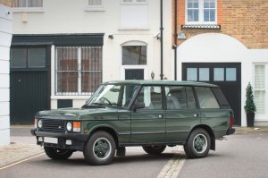 Точно-точно. Range Rover Vogue LSE 1992–94. Только длинный.