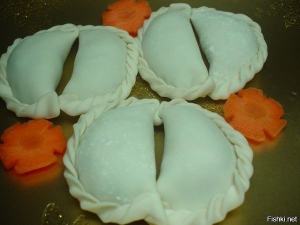 С подружками налепила: