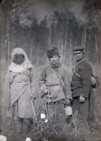 Да так и выглядели. Сегодня крестьянин, а завтра каторжанин.