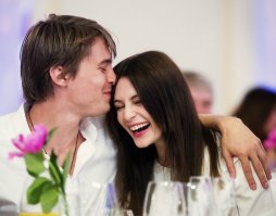 И что? Вот вам 50-летняя Оксана Фандера и 45-летняя Мария Миронова с взрослыми сыновьями.