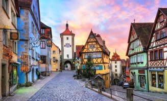 Что то мне фотка одна напомнила карту de_italy в игре Counter-Strike 1.6 (после нее уже не играл в КС, не знаю, есть ли такая).