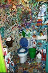 Здесь вообще полет фантазии. Такое чувство, что кто-то скушал много-много винегрета и перебрал водочки.