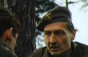 Первый раз я узнала об иностранном легионе в фильме "Попугай говорящий на идиш". Там еврейчик, жизнеописание которого можно назвать, как "лютый пиз.дец", в конечном итоге попадает в иностранный легион. Там он своим пиз.децом так озадачил бывшего ССовца, что тот начал его опекать...
Вот эта "сладкая парочка":