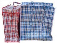 цена у левой до 3000 тысяч$ у правой да 200 рублей