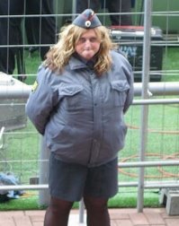 вы очень крЫсивая жетщина, вы жЫвёте в очень крЫсывом мире, но не знаете об ентом..(с)