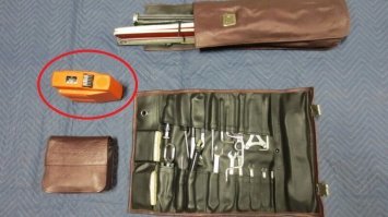 Пох на порша, его армяне вылечат и не бит, не крашэн, бабушка за хлебом ездиля...

Вот энто че за инструмент-прибор?