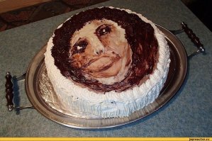 Кондитер готовит блюда-обманки, каждое из которых, как ни странно - торт