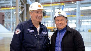Конечно будут дороже, и мы за это заплатим. Потому что, что такое"звезда"? Это человек, который утопил док и чуть не утопил авианосец. И ничего ему за это не было и не будет. Платить за него будем мы.