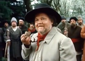 Донован Скотт снялся в одной из последних советских комедий "Чокнутые".  Именно он "зарядил" лягушкой по голове главному герою.