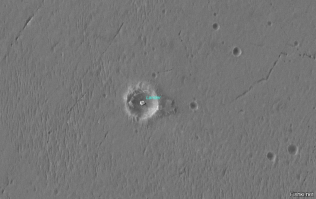 Не могли на Земле сразу придумать типа щеток автомобильных, чтобы пыль смахивал с солн.батарей, ну или сжатым воздухом сдувал
Прямо в "яблочко" посадка?), ох уж этот Голливуд, сказочники...