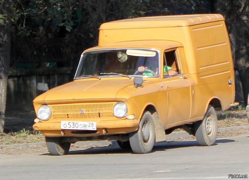 "В салоне «каблучка»..."? Автор не знает, что "каблочком" в Союзе называли пикап с металлическим тентом, но никак не минивен!