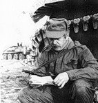 Это мой отец.Спасибо ему за всё.Здоровья,долгих лет и мира.Он читает наше письмо)))