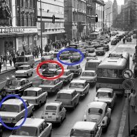 Синенькие "копейки", красненькая "Волга-21"... ;)
А так на Рим похоже.