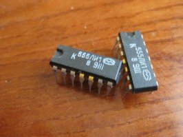 Легко ! Берём это и молоток .....Молотком клеймим бревно ! Проводим всё через ..... И имеем скромный дачный домик в Калифорнии .