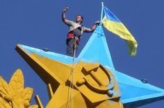 Интересно ты также визжал как подрезанная свинья когда в Москве провели эту акцию с хохляцким флагом?