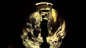 Что это такое, бл...? По каким критериям подобраны кадры? Что хотел сказать автор подборки? Если оценивается работа кинохудожника, так 3/4 надо выкинуть. Если режиссёрский замысел, то 3/4 надо выкинуть. Если просто по принципу "А мне нравится!", так у себя на компьютере и любуйся. Эстет нашёлся...
Предлагаю аффтору разобрать себе на кадры фильм Тарковского "Сталкер". Вот где стильность, художественность и новизна. При том что результат, мягко говоря, сомнителен.