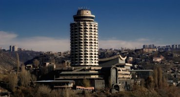 Восточный блок во всей его брутальной красе в коллекции советских открыток
