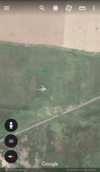 Почему все-таки аэродром? В начале ВПП валяется разбитый истребитель ;)