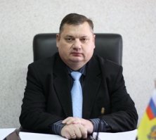 да и руководство Роспотребнадзора тоже пусть на турнике покажет нам мастер-класс

а то как-то спортсменами не выглядят.....

и пусть еще Конституцию прочитают, про РАВЕНСТВО ГРАЖДАН...