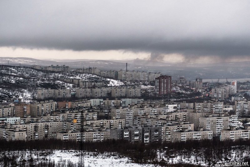 В чем позитив, в подсветке обшарпанных сталинок и архитектурное уеб.ище в виде леса-понельного гов.на и бараков?