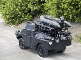 Вот тоже ничего себе автодом, с уклоном на рыбалку.