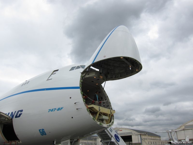 Причём у 747 в качестве грузовика преимущество перед грузовиками на базе "безгорбых" моделей.