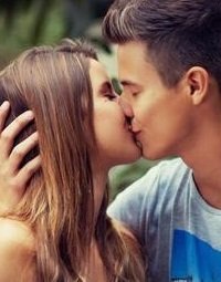 Скриншоты из социальных сетей