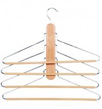 Таких вешалок в продаже полно, в разных вариантах. У меня вот такая есть, а то что автор сделал, ну плюс за то, что сам и пара жирных минусов за качество.