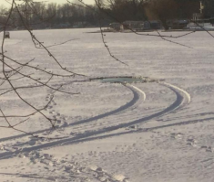Подборка застрявших во льду машин в Приангарье от МЧС