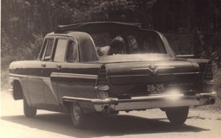 В большинстве случаев так и бывает, но это не обязательный критерий. Есть не один представитель такого типа кузова на моделях со стандартной длинной кузова.
Один пример перед Вами... ниже ещё несколько найденных на просторах фотографий: