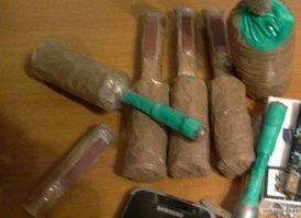 это для самых маленьких, подрастая переходили на болты и взрывпакеты