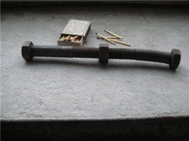 это для самых маленьких, подрастая переходили на болты и взрывпакеты