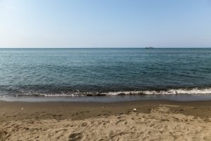 Не знаю, как назывался  хачапури, когда ещё ребёнком отдыхали в Анаклии. Помню, что были очень вкусными из-за сыра и когда горячие.