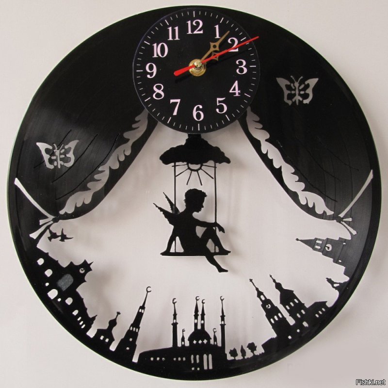 Часы из пластинок