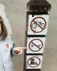 умом я понимаю что там скейтборд, но подсознание видит суровый смайлик