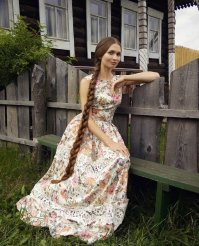 На мой взгляд в косе это выглядит более эстетично